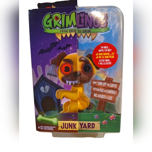 Wowwee Toys Fingerlings Grimlings Pug Dog Junk Yard Interactive